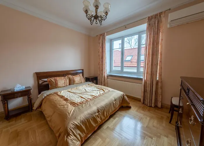 Happy Inn Arka The Heart Of Old Town, Self-Check-In, A-C, Car-Parking, Balkony